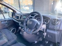 VAUXHALL VIVARO